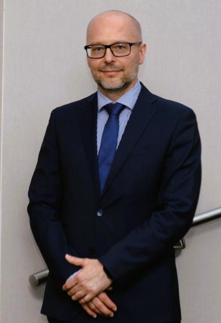 Dr. Ézsi Robin Gábor